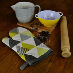Charger l&#39;image dans la galerie, McAlister Textiles Vita Yellow Cotton Print Single Oven Mitt Kitchen Accessories 
